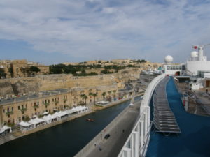 Malta, 16 novembre 2010 La Valletta, panorama della città dal ponte 12 della nave.